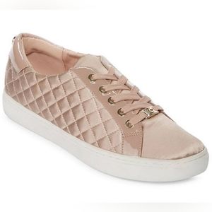 Liz Claiborne Waltz Quilted Rose Satin Sneakers NWOT Size 9